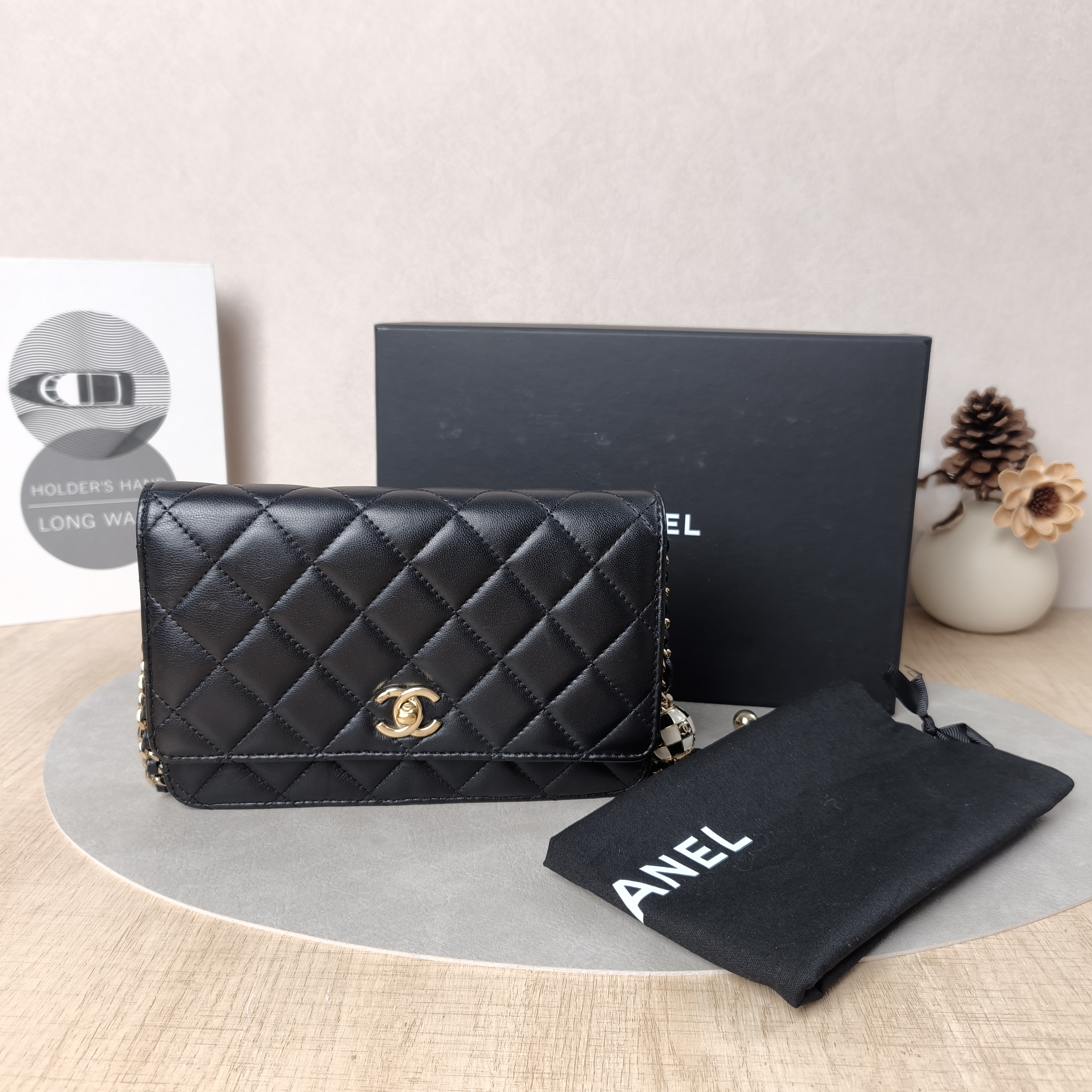 Chanel Crossbody Bag23c woc Black Lambskin One Size19.2 × 3.5 × 12.3 cm — cover view 4 of 6