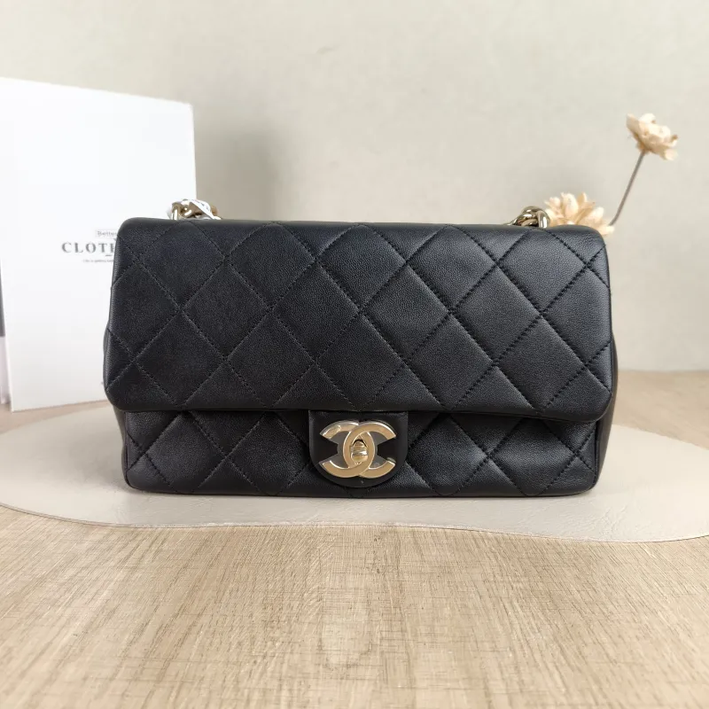 Chanel Crossbody Bagcf Crossbody Bag Black Lambskin One Size26 × 7 × 15 cm