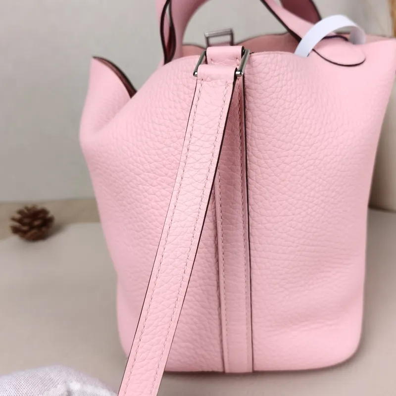 Hermès Top Handle Bag Picotin Lock 18 18 Pink Taurillon Clemence TC Calfskin Small 18 × 13 × 18 cm K — detail view 6 of 12