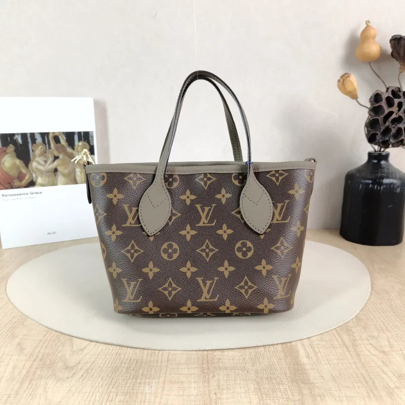 Louis Vuitton Crossbody Bag NEVERFULL INSIDE OUT BB PVC · Calfskin BB 26.5 × 11 × 16.5 cm — cover view 2 of 5