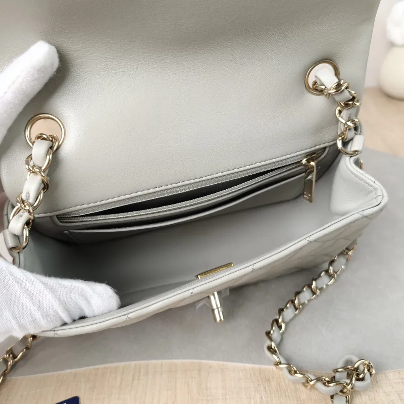 Chanel Crossbody Bag Classic Flap Large Mini CF Mini Green Lambskin mini 20 × 6 × 12 cm — detail view 11 of 13