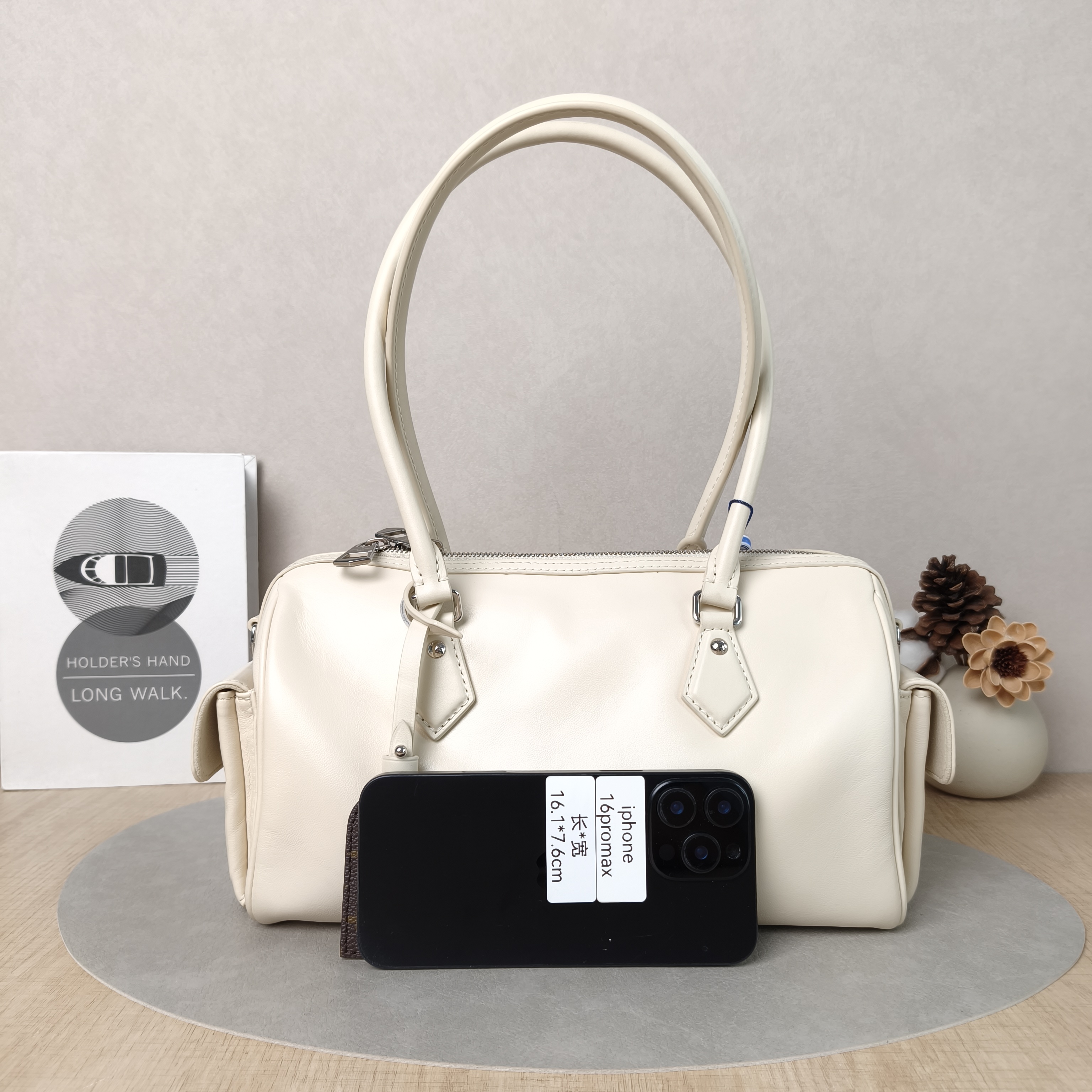 Louis Vuitton Crossbody Bag Speedy Cargo Vibe White Lambskin One Size28 × 12 × 17 cm — cover view 5 of 5