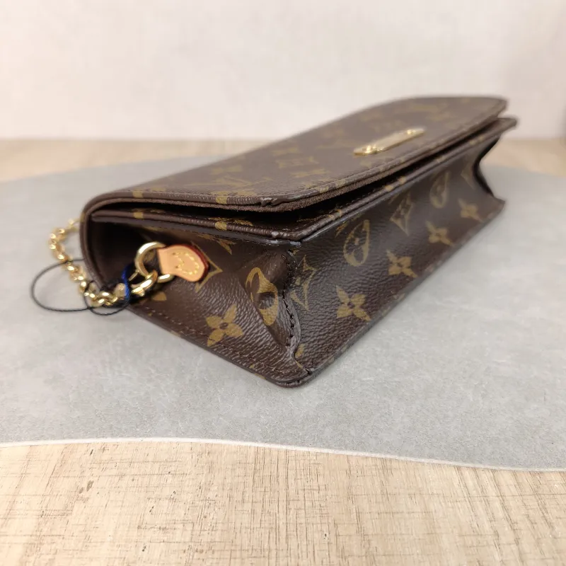Louis Vuitton Crossbody Bag LILY Chain Bagwoc Monogram PVC 21 × 3.5 × 10.5 cm — detail view 10 of 10