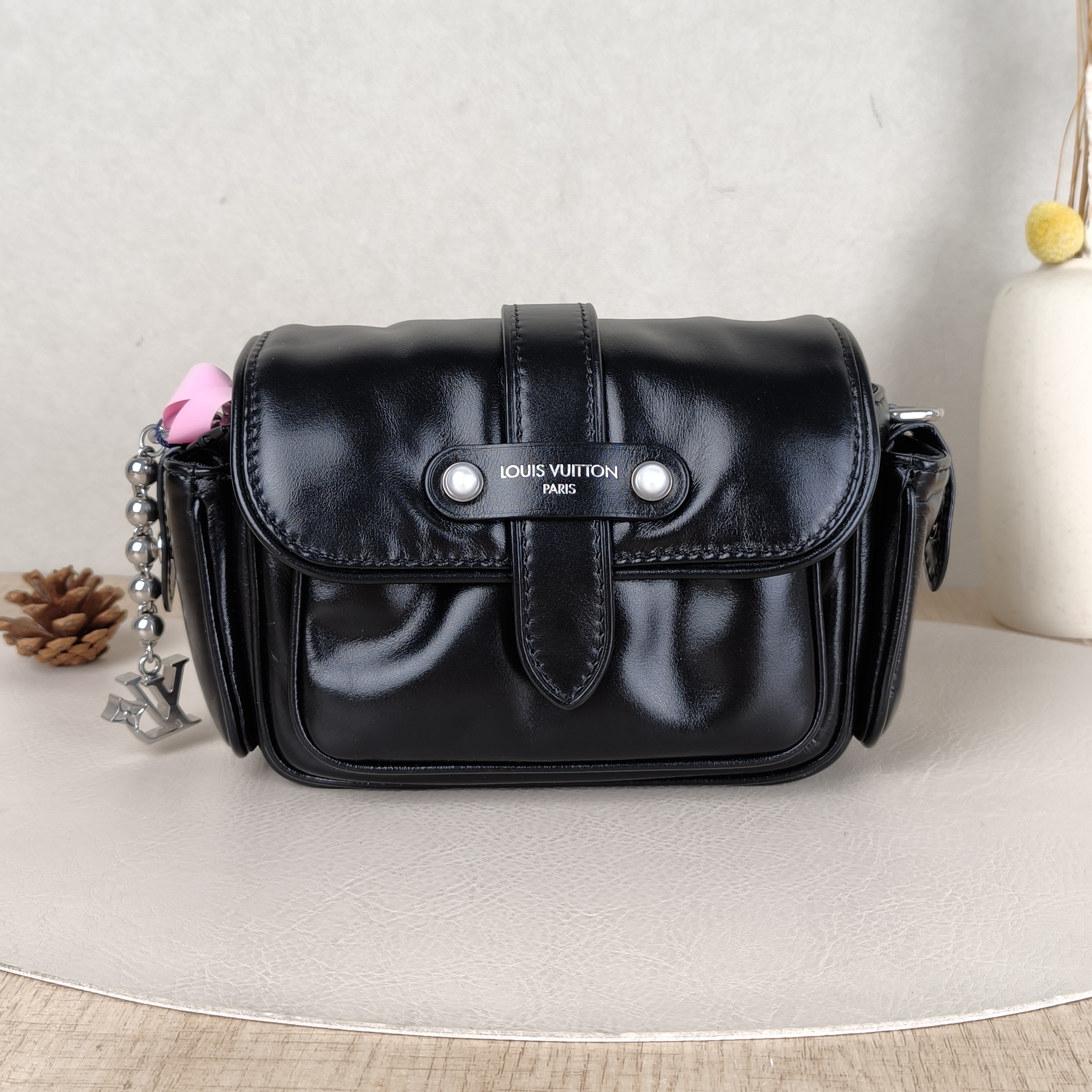 Louis Vuitton Crossbody Bag CARGO Camera Bag Black Calfskinmini23 × 10 × 14 cm