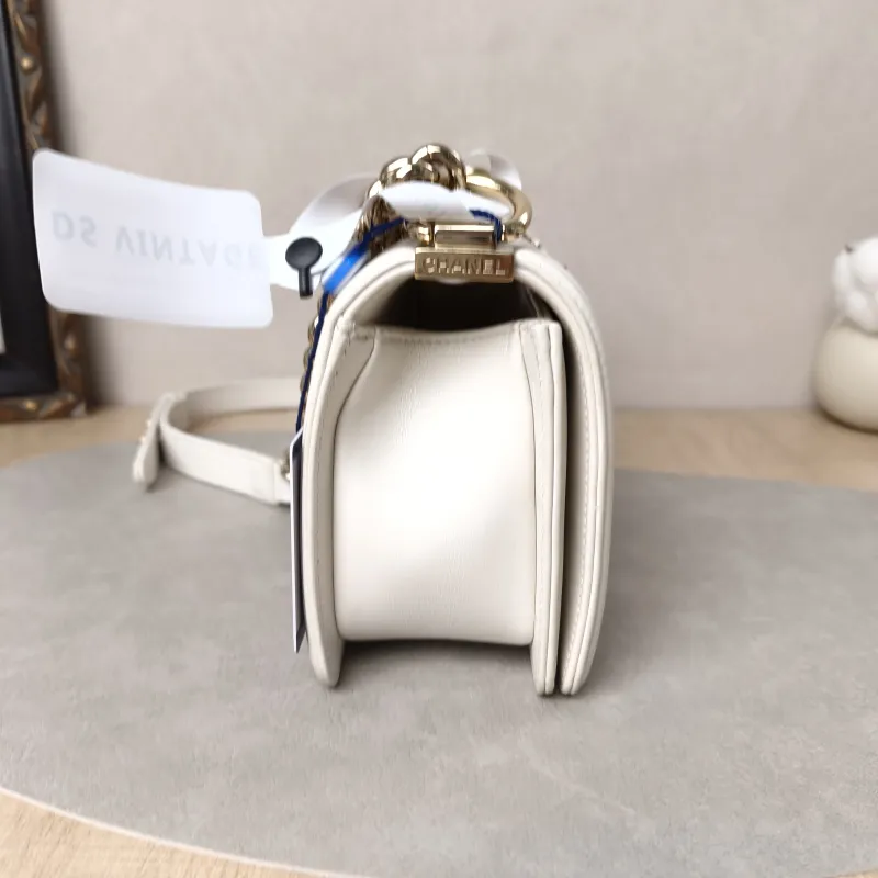 Chanel Crossbody Bag Le Boy​ Edition White Calfskin Small20.5 × 8.5 × 12 cm — detail view 7 of 19