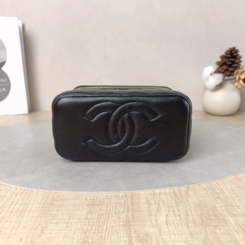 Chanel Crossbody Bag Edition Black Lambskin One Size17 × 8 × 9.5 cm — cover view 5 of 5