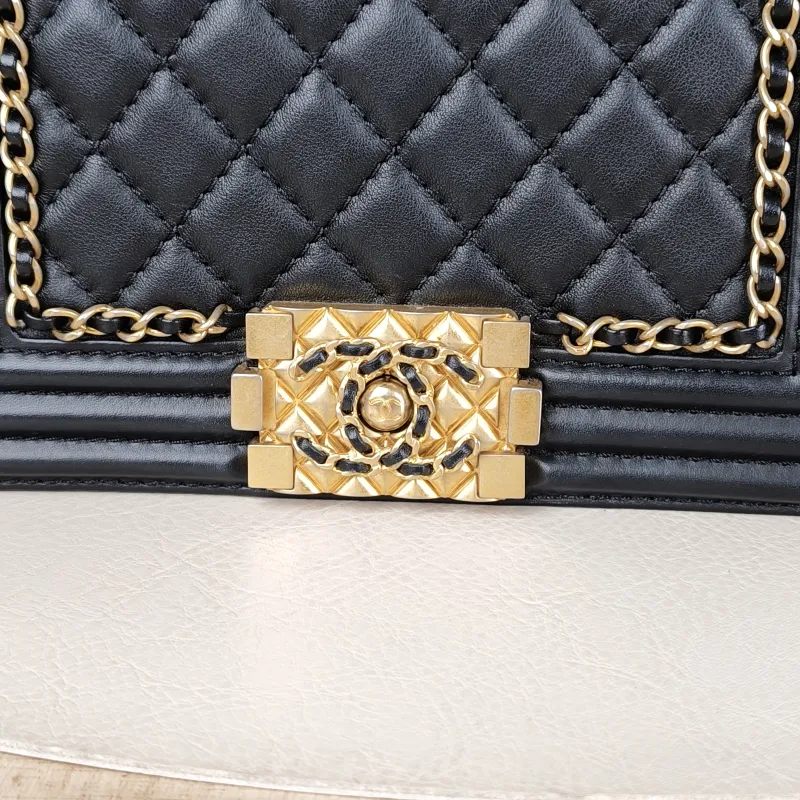 Chanel Crossbody Bag Le Boy​Black Calfskin Small 20.5 × 8.5 × 12 cm — detail view 1 of 15