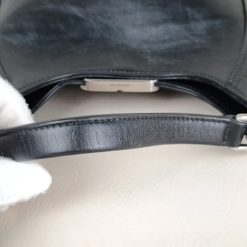 BALENCIAGA Crossbody Bag Crossbody Bag Black Calfskin 20 × 7 × 19 cm — detail view 1 of 12
