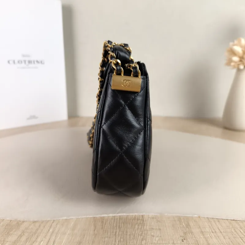 Chanel Shoulder Bag hobo 19 Black Lambskin Small 20 × 4.5 × 13 cm — detail view 4 of 12
