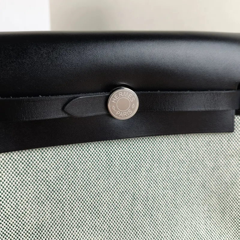 Hermès Crossbody Bag Herbag Zip 20 Beige · Green · Black Calfskin，Canvas Mini 20.5 × 7 × 16.5 cm G — detail view 10 of 10