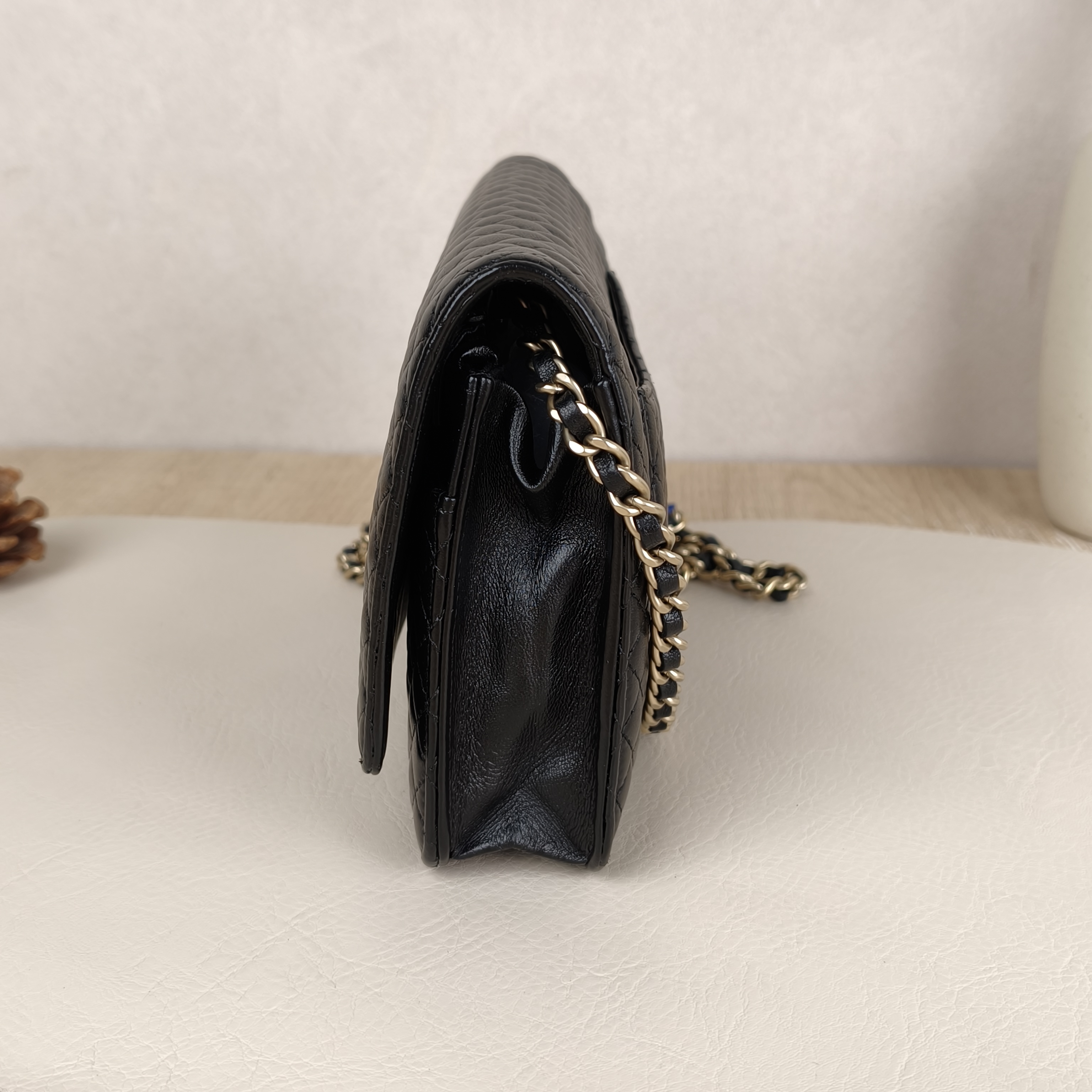 Chanel woc Black with Gold-Tone Hardware Lambskin12 · Dust Bag Authenticity Card · 19 × 4 × 12.5 cm — cover view 8 of 9