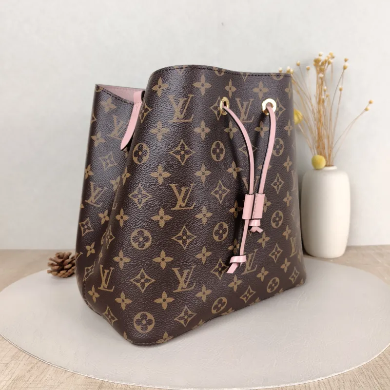 Louis Vuitton Shoulder Bag NÉONOÉ Bucket Bag PVC Medium 26 × 17.5 × 26 cm — cover view 3 of 5
