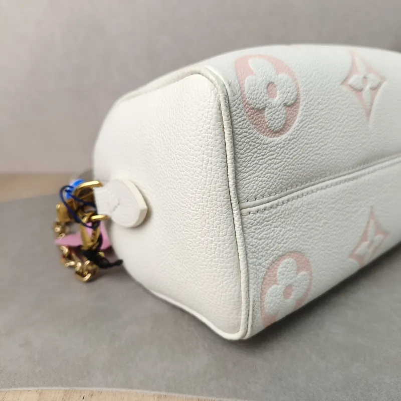 Louis Vuitton Crossbody Bag Speedy20 · Pink Monogram Empreinte Embossed Calfskin Small 20.5 × 12 × 13.5 cm — detail view 2 of 13