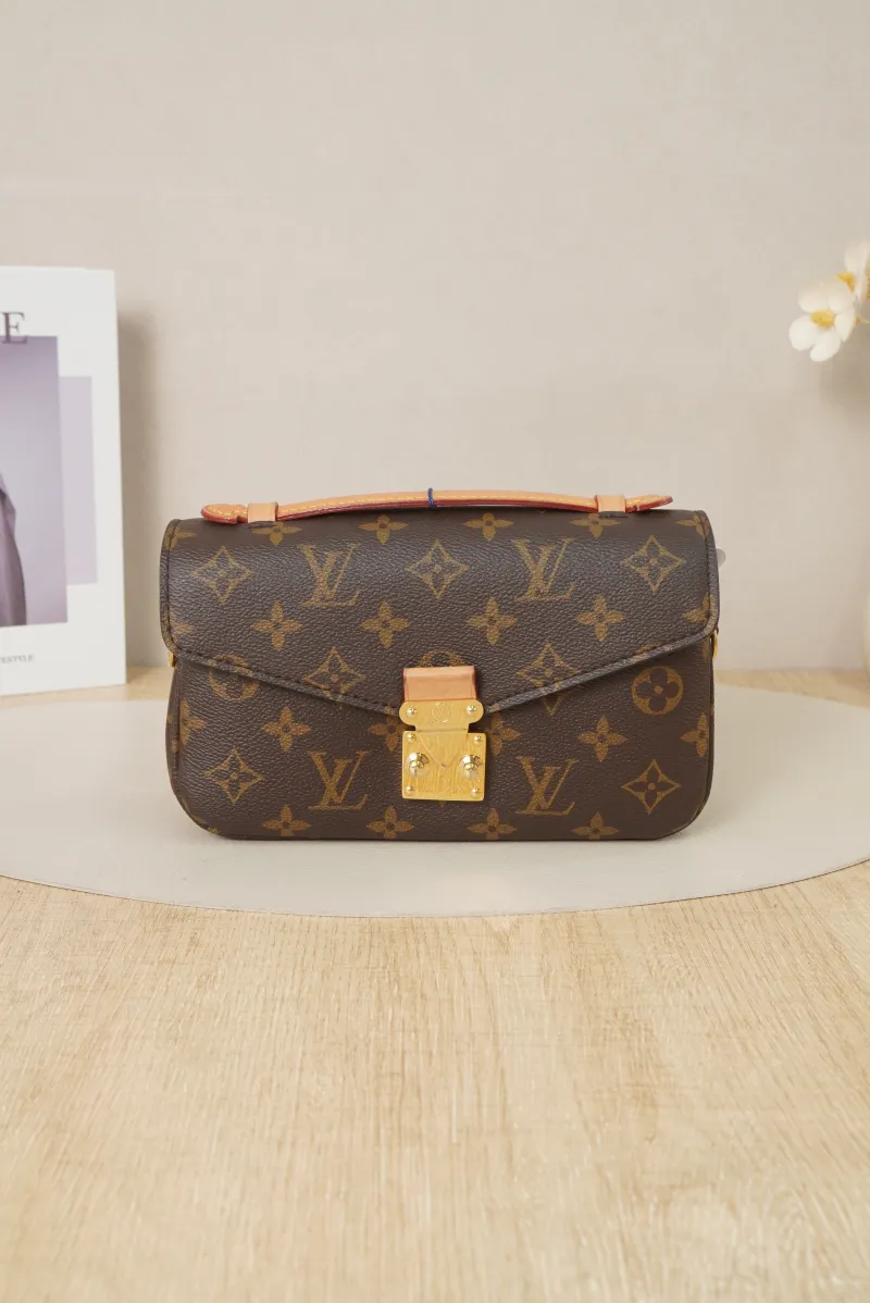 Louis Vuitton Monogrampvc Microchip Edition · Box Two Straps · 21.5 × 6 × 13.5 cm — cover view 6 of 7