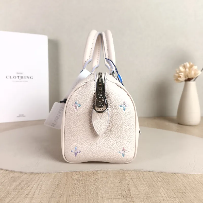 Louis Vuitton Crossbody Bag Speedy20 Calfskin One Size 20.5 × 12 × 13.5 cm — detail view 10 of 12