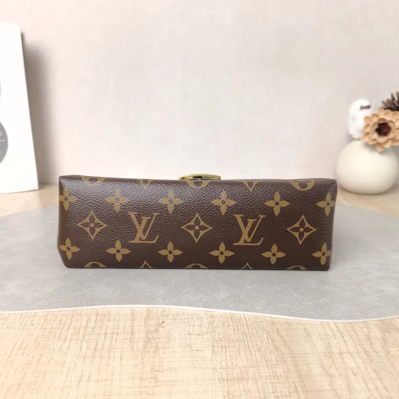Louis Vuitton Crossbody Bag Locky BB Black PVC BB 20 × 7.5 × 16 cm — cover view 5 of 5