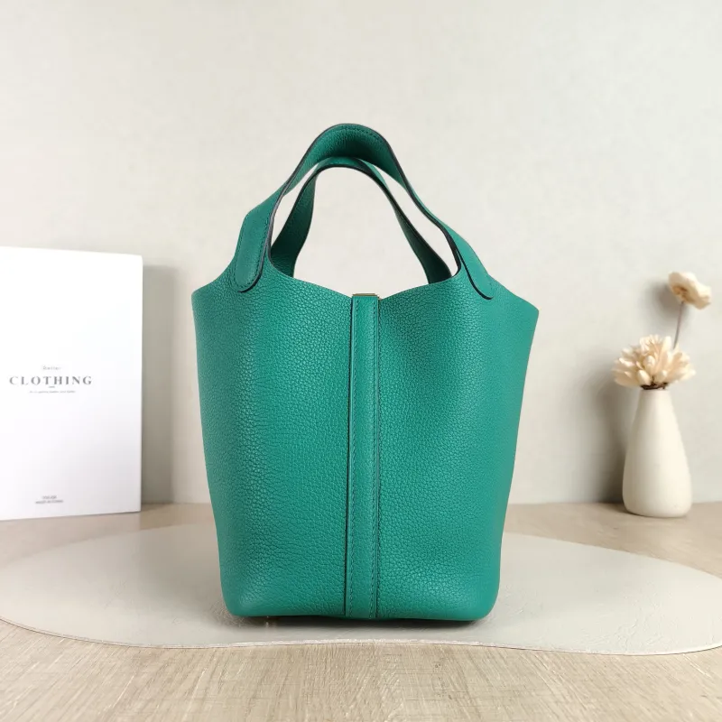 Hermès Top Handle Bag Picotin Lock 18 18 O6Vert Jade Taurillon Clemence TC Calfskin Small 18 × 13 × 18 cm U — cover view 3 of 6