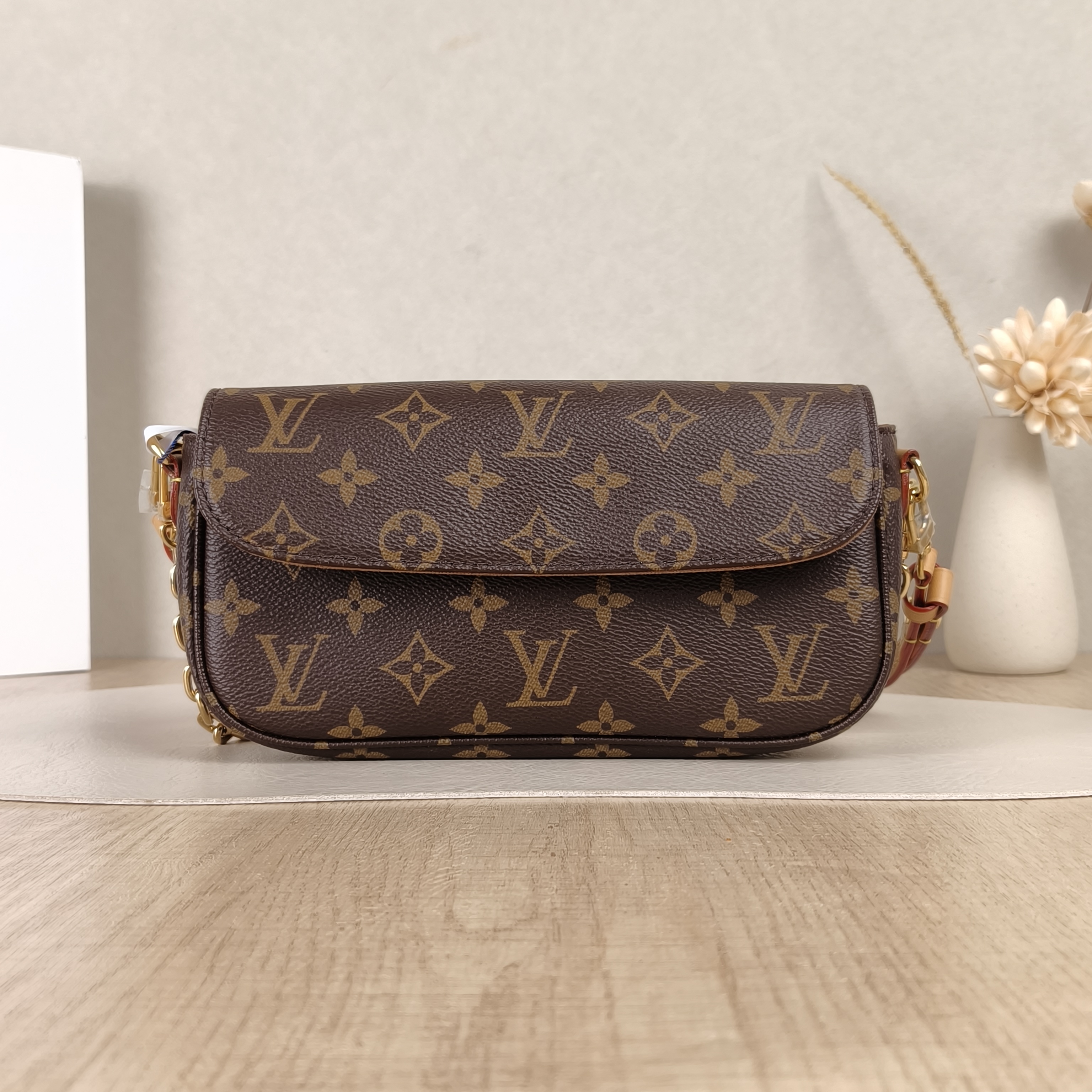 Louis Vuitton Crossbody Bag IVY Monogram PVC Small23.5 × 4.3 × 12 cm