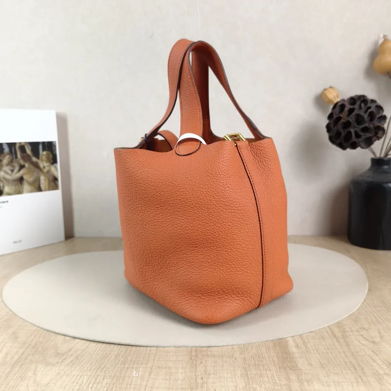 Hermès Top Handle Bag Picotin Lock 18 1836 Red TC Calfskin Small18 × 13 × 18 cm — cover view 5 of 6