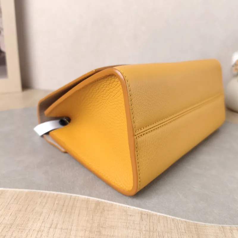 Louis Vuitton Shoulder Bag Twist One Handle Edition Small 25 × 11 × 17 cm — detail view 6 of 14