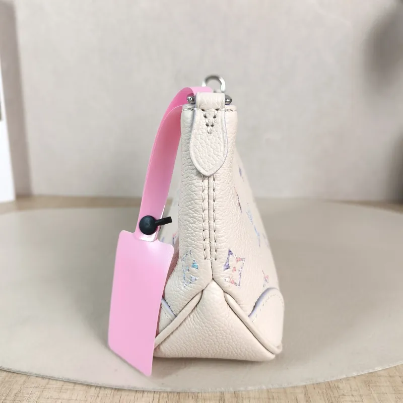 Louis Vuitton Crossbody Bag Boulogne White · Calfskin nano 19 × 8 × 13 cm — detail view 3 of 10