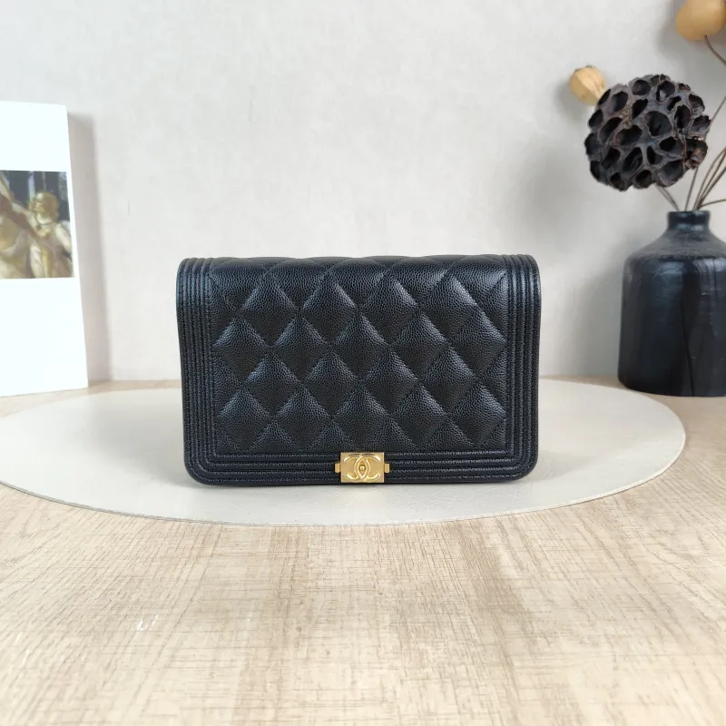 Chanel Crossbody Bag Le Boy​ WOC Black Grained Calfskinmini19.2 × 3.5 × 12.3 cm
