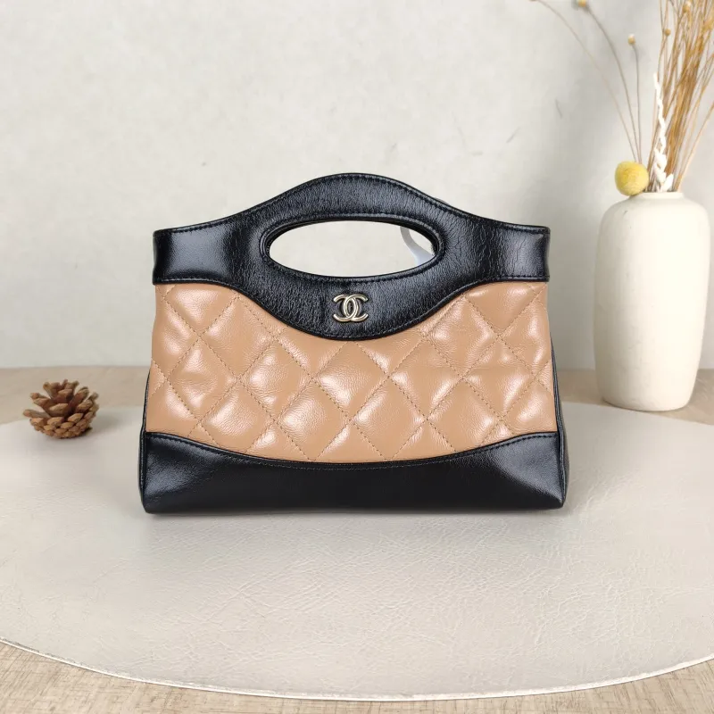 Chanel Crossbody Bag31Bag Beige · Black Waxed Leathernano19 × 5 × 12 cm