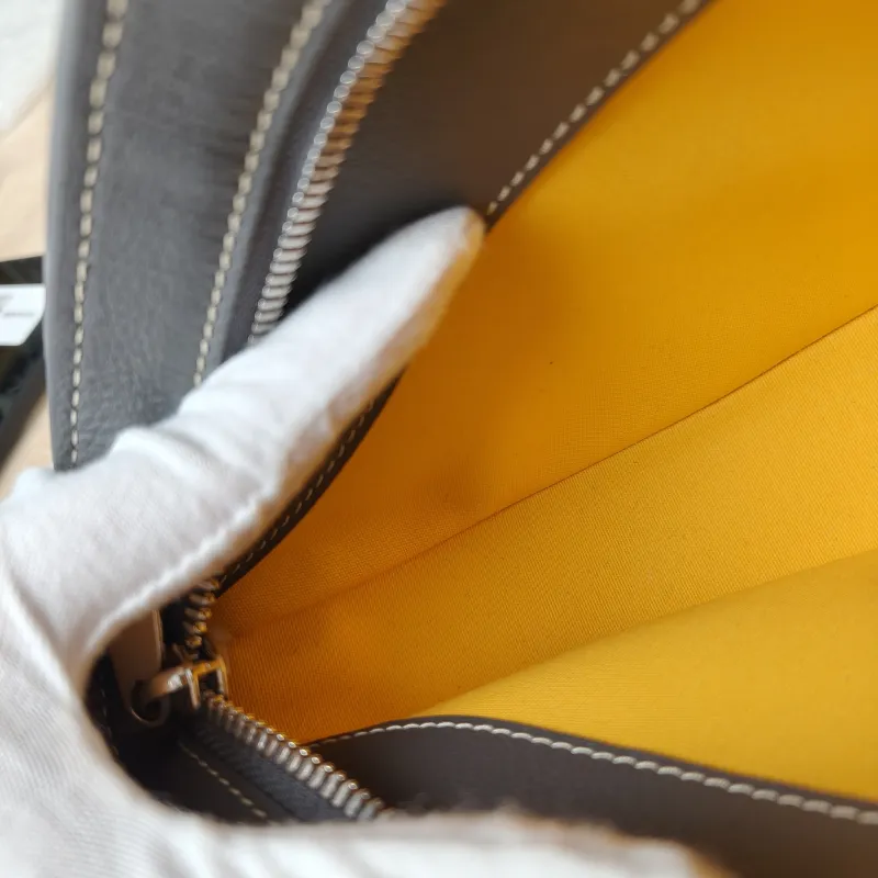 GOYARD Crossbody Bag Hirondelle Grey Canvas ine25 × 6 × 17 cm — detail view 10 of 12