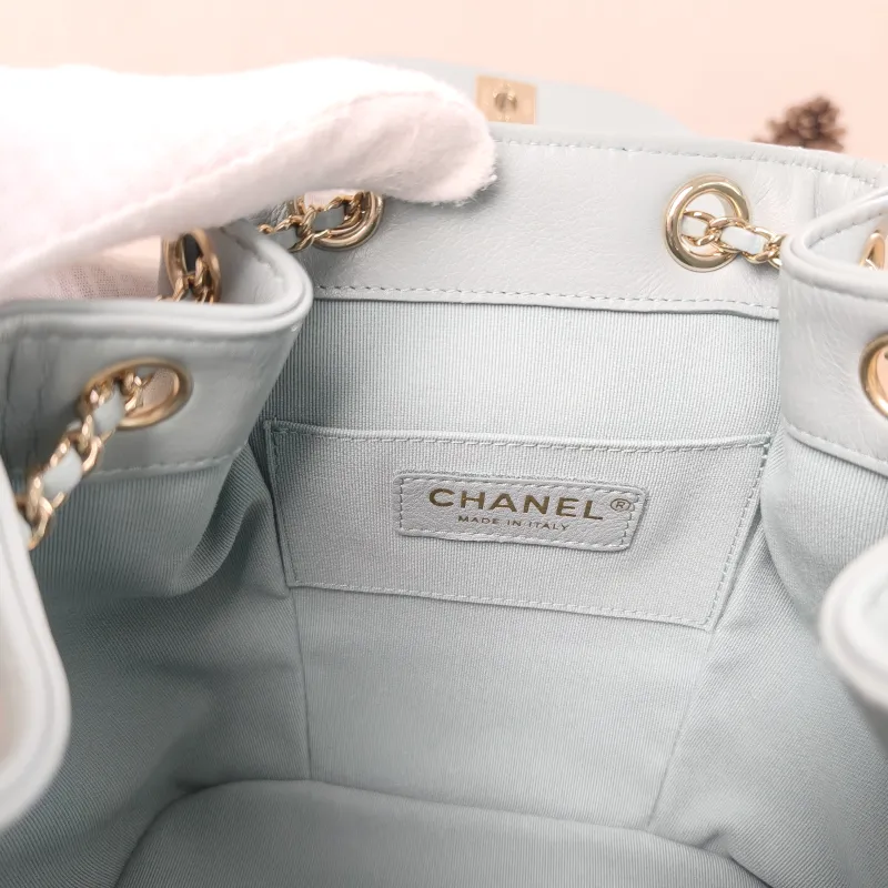 Chanel Backpack Duma Green Calfskin Small18 × 12 × 18.5 cm — detail view 9 of 16