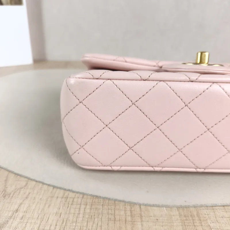 Chanel Crossbody Bag mini Pink Lambskin One Size 20 × 6 × 12 cm — detail view 3 of 14