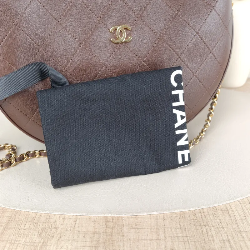 Chanel Shoulder Bag hobo Lambskin One Size 23.5 × 6 × 15 cm — detail view 9 of 13
