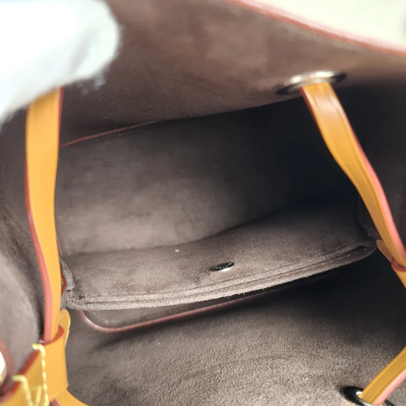 Louis Vuitton Shoulder Bag NÉONOÉ Bucket Bag BB Caramel Epi Embossed Calfskin BB20 × 13 × 20 cm — detail view 3 of 10