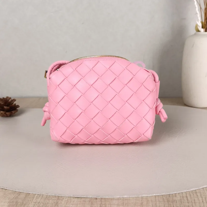 Bottega Veneta Crossbody Bag Loop Camera Bag Pink Lambskin Mini13 × 6 × 9 cm