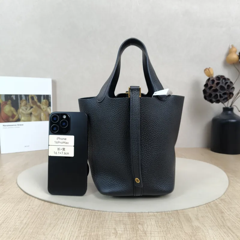Hermès Top Handle Bag Picotin Lock 18 18Black Clemence Taurillon TC Calfskin Small18 × 13 × 19 cm — cover view 5 of 6