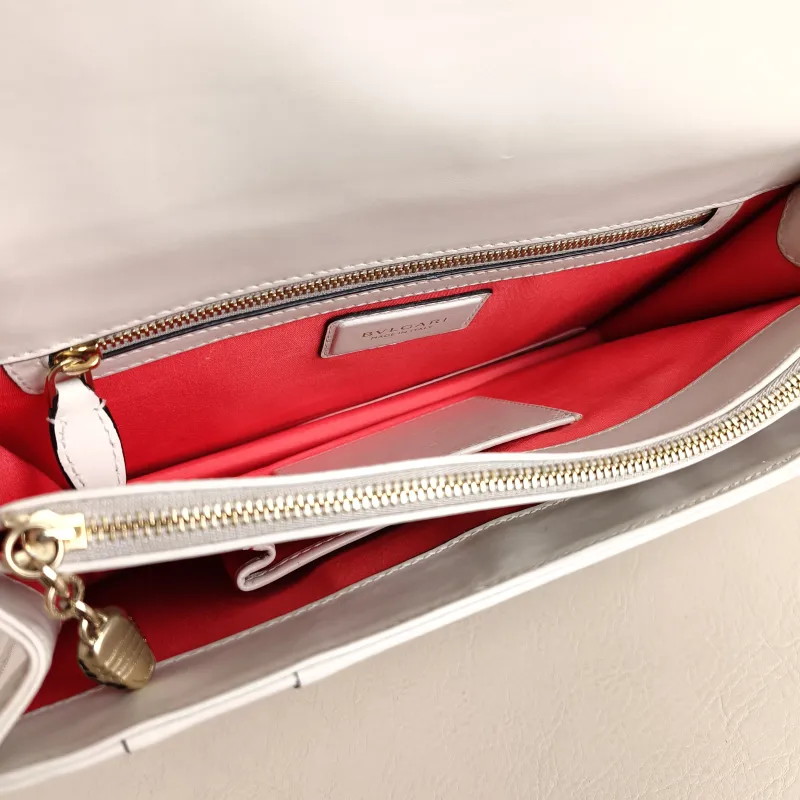 Bvlgari Shoulder Bag Serpenti Forever Collection Crossbody Bag White Calfskin 27.5 × 7.5 × 19 cm — detail view 8 of 12