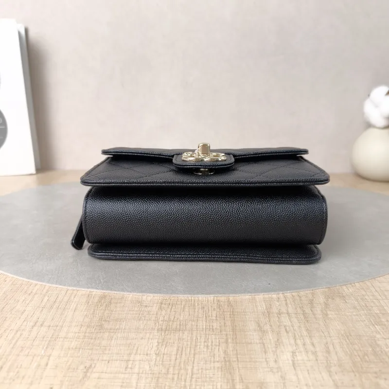 Chanel Crossbody Bag Edition Black Grained Calfskin 18 × 6 × 13.5 cm Microchip Edition — cover view 4 of 5