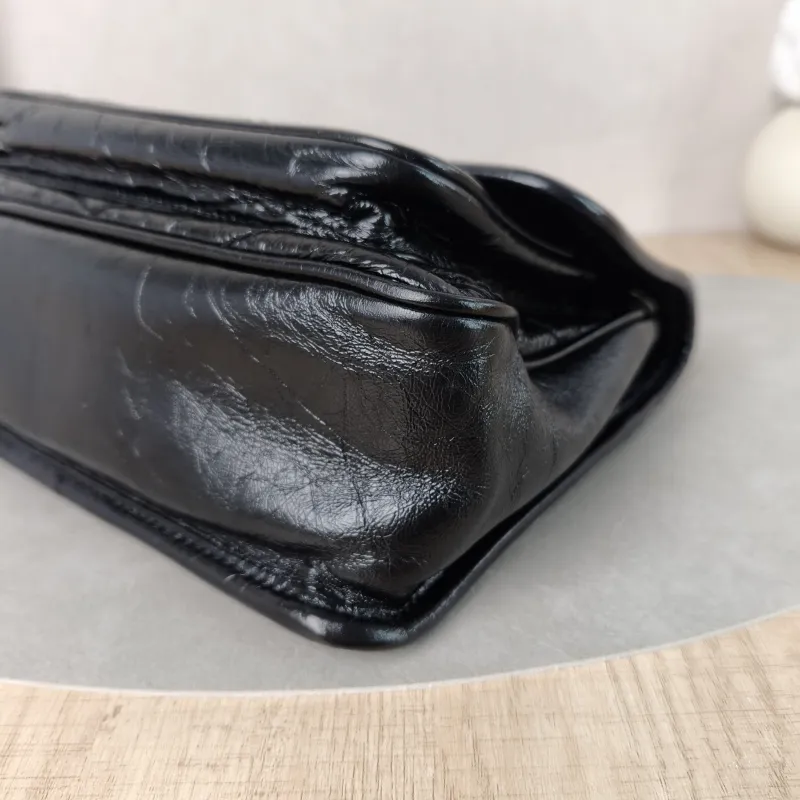 SAINT LAURENT Crossbody Bag Niki D Waxed Leather Calfskin Small21 × 7.5 × 16 cm — detail view 2 of 12