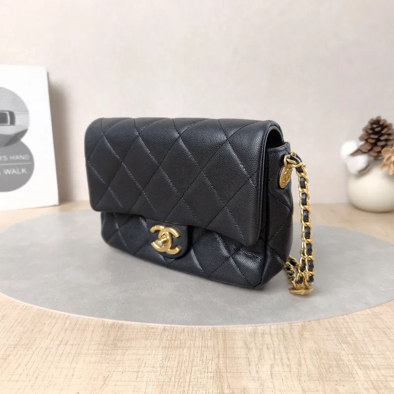 Chanel Crossbody Bag22a Black Grained Calfskin One Size20 × 6 × 15 cm — cover view 5 of 5