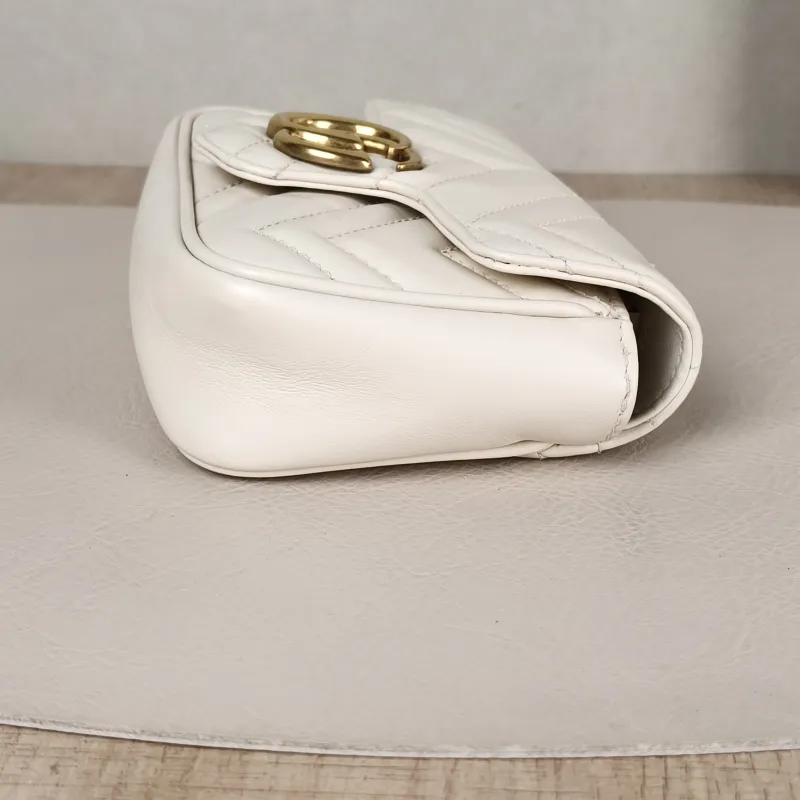 GUCCI Crossbody Bag GG Marmont Mini Marmont Mini White Calfskinmini16.5 × 4.5 × 9.5 cm — detail view 4 of 11