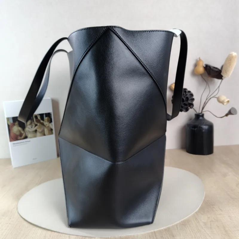 LOEWE Top Handle Bag Puzzle Fold Shopping Tote Black CC alfskin Large 42 × 41 × 18 cm — detail view 5 of 9