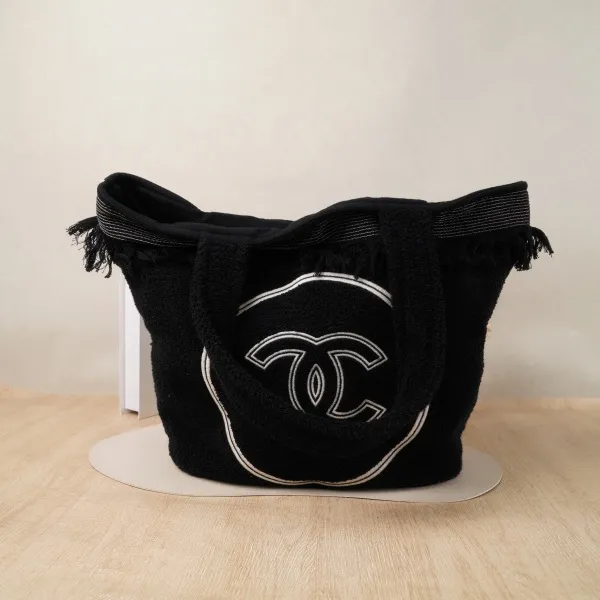 Chanel Tote Bag · Inner Pouch · 35 × 18 × 35 cm