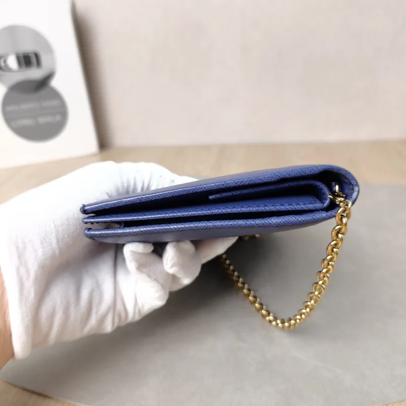 FERRAGAMO Crossbody Bag Chain Bag Blue Calfskin One Size19 × 2 × 11 cm — detail view 3 of 12