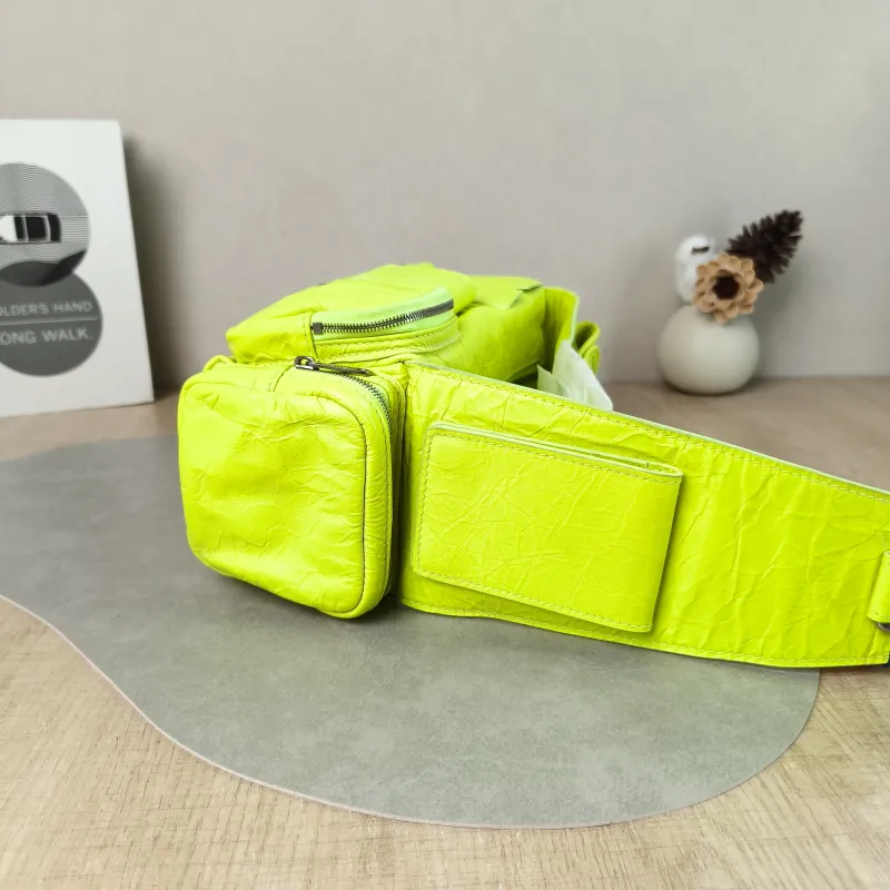 BALENCIAGA Shoulder Bag Superbusy Shoulder Bag Lambskin Mini 33 × 11 × 12 cm — detail view 7 of 11