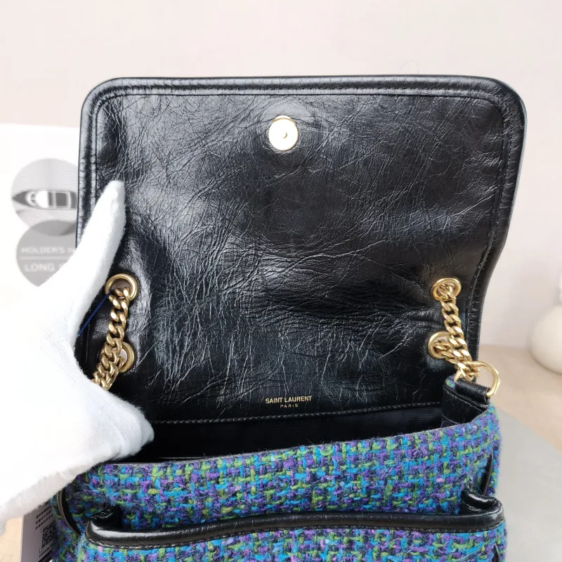 SAINT LAURENT Crossbody Bag Niki D Small 21 × 7.5 × 16 cm — detail view 11 of 14