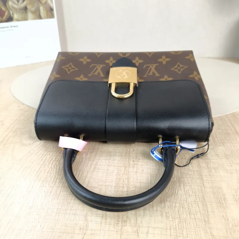 Louis Vuitton Crossbody Bag Locky BB Black PVCBB20 × 7.5 × 16 cm — detail view 11 of 12