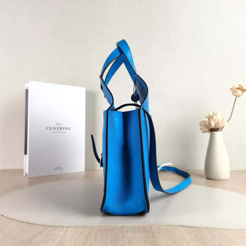 Hermès Shoulder Bag Halzan 25 Evercolor Calfskin Small 25 × 8 × 17 cm B — detail view 7 of 12