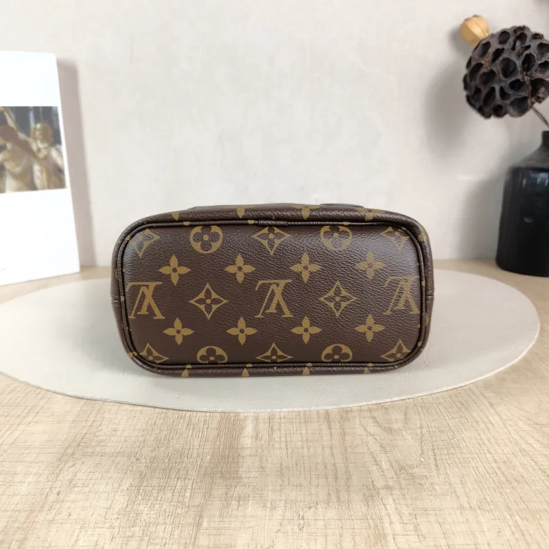 Louis Vuitton Crossbody Bag NEVERFULL INSIDE OUT BB PVC · Calfskin BB 26.5 × 11 × 16.5 cm — cover view 4 of 5