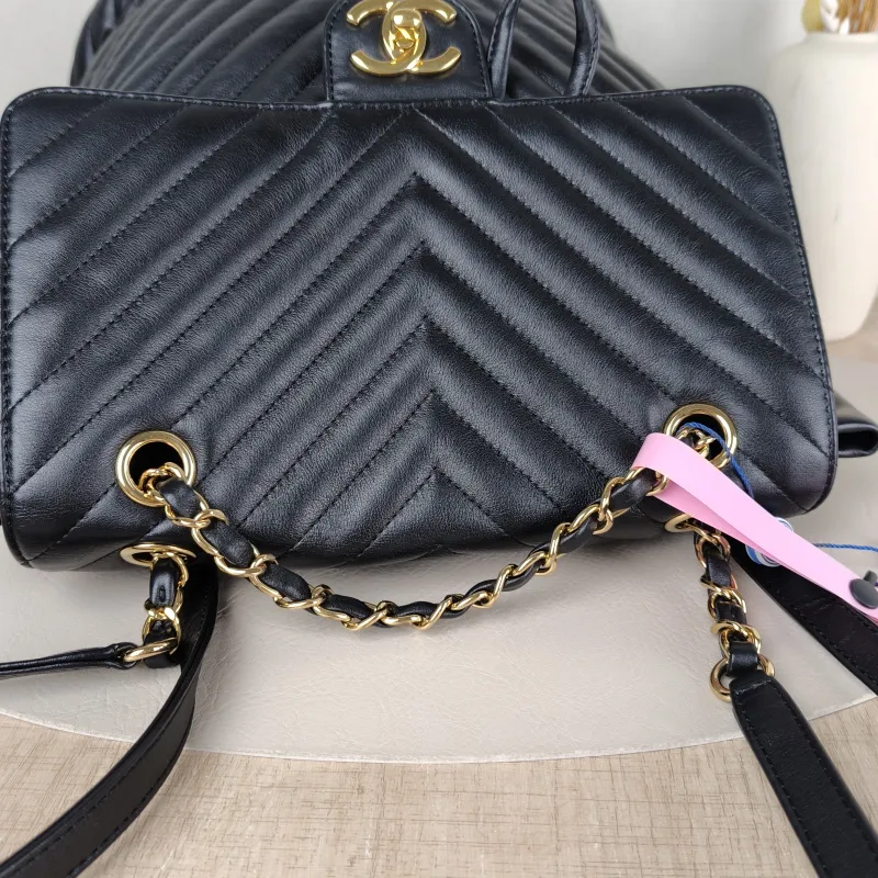 Chanel Backpack V Backpack Black with Gold-Tone Hardware Calfskin One Size24 × 13 × 27 cm — detail view 7 of 14