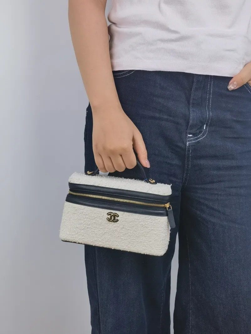 Chanel Crossbody Bag coco-beach Collection lp White Black One Size 19.5 × 5 × 17 cm — on-model view 1 of 2