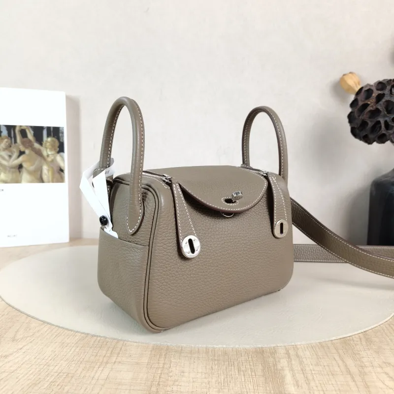 Hermès Crossbody Bag Lindy Mini 1918 TC Calfskinmini19 × 9.5 × 13 cm — cover view 4 of 6